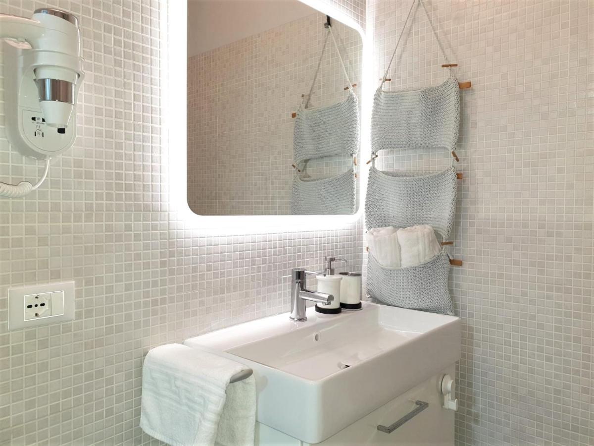 Azur Apartment Sirmione Esterno foto